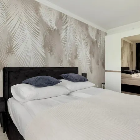 Appartamento Black Miodowy Dom *