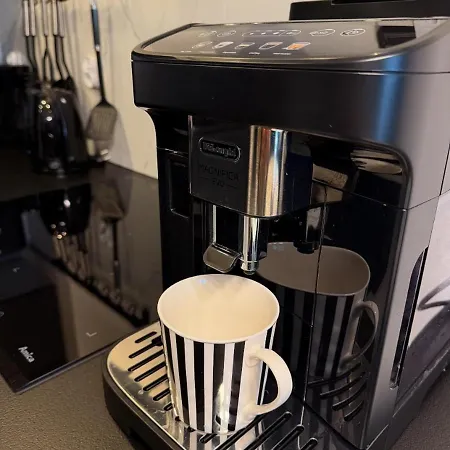 Black Miodowy Dom * 코워브제크